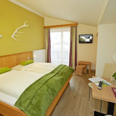 Hotel Garni Landhaus Gitti, Summercard And Free Parking 3*