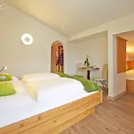 Ξενοδοχείο Comfort Garni Gitti 3*