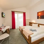 Ξενοδοχείο Comfort Garni Gitti 3*