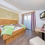 Ξενοδοχείο Comfort Garni Gitti 3*